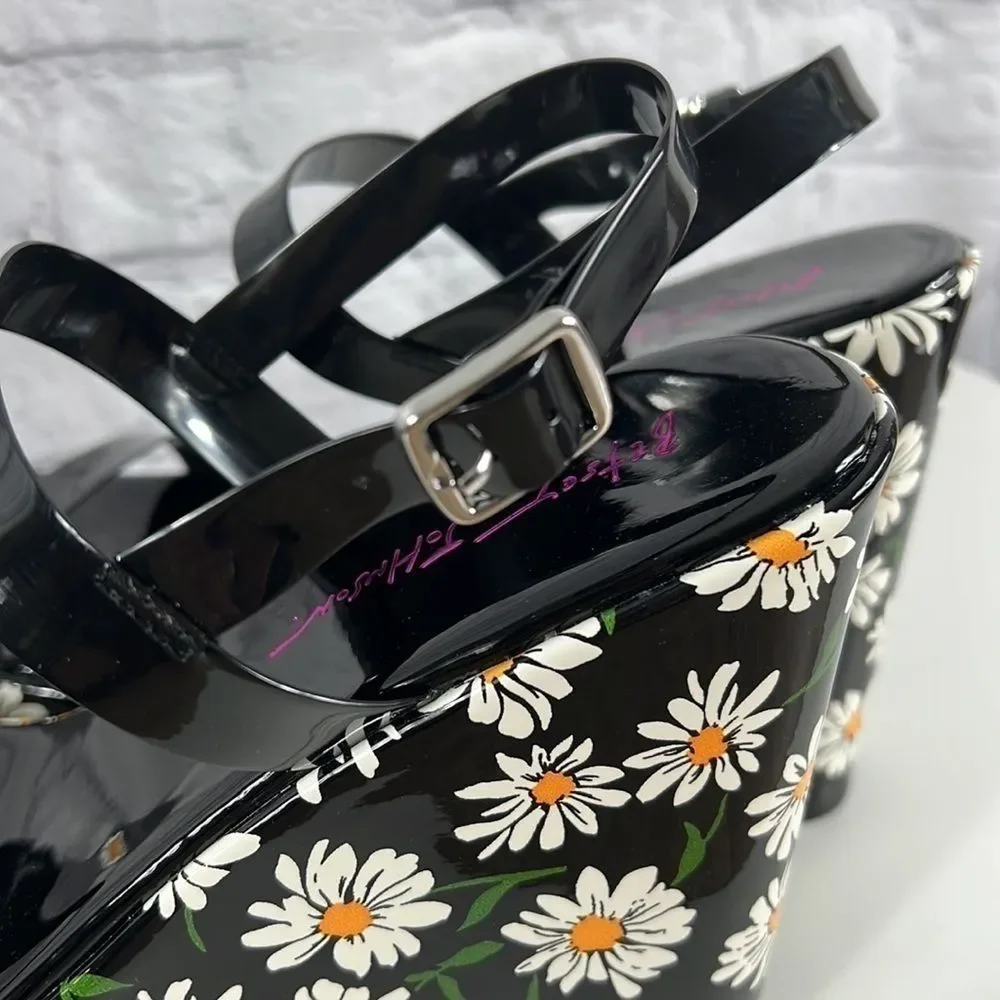 Betsey Johnson Black Patent Daisy Print Wedge Sandals - Picture 9 of 9